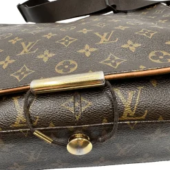 Abbesses Messenger Louis Vuitton