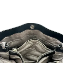 Satchel Hogan con tracolla